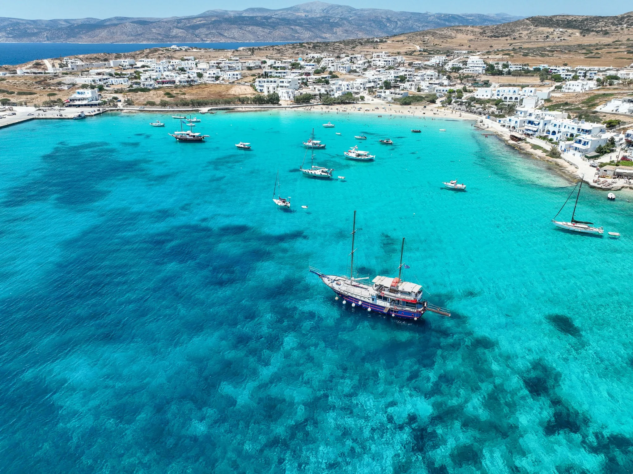Sea excursions and turquoise waters in the Cyclades