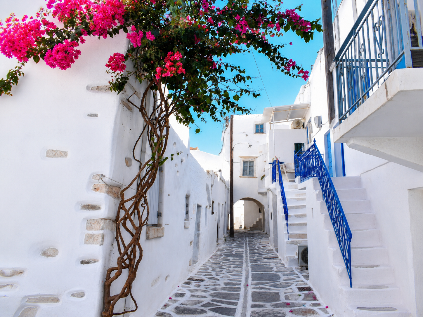 Naoussa, Paros Boat Excursion from Naxos